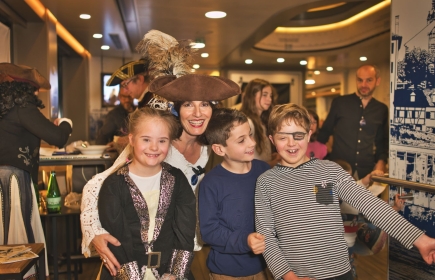 Die kleinen Piratinnen und Piraten durften auf der MS Rhystärn für einige Stunden Spass und Gemeinschaft erleben